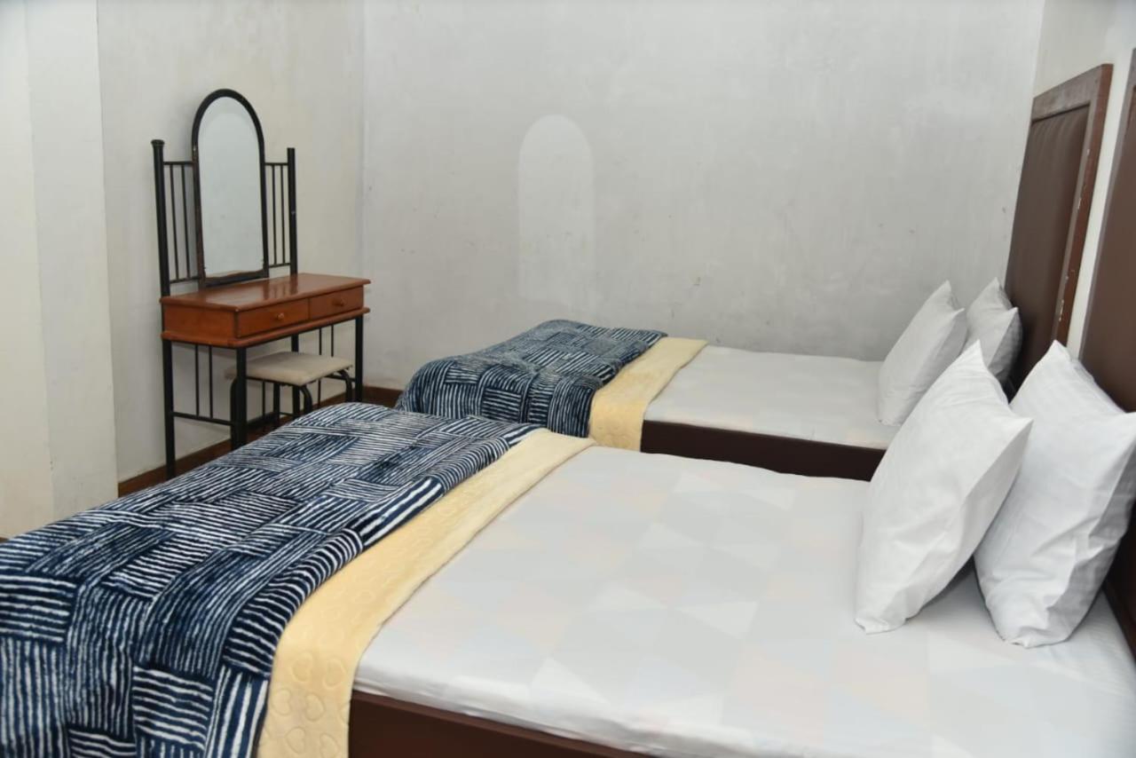 Shiny Cot Double Room With Garden View Нувара-Элия Экстерьер фото