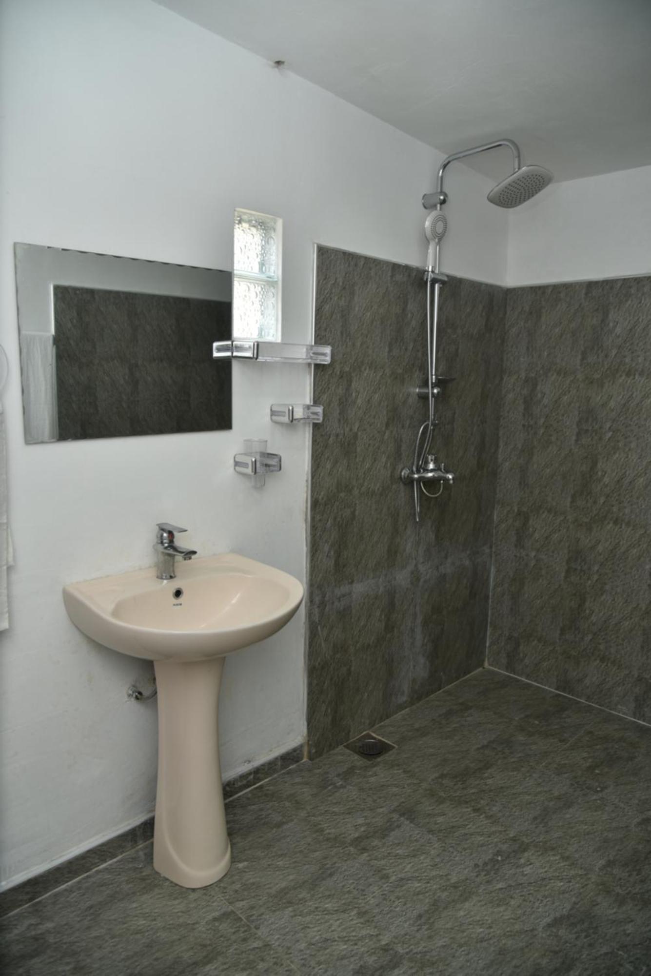Shiny Cot Double Room With Garden View Нувара-Элия Экстерьер фото
